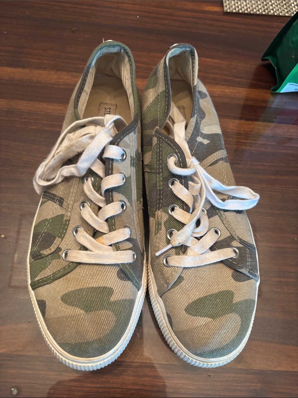Steve Madden Green and Tan Camo Low-Top Sneakers